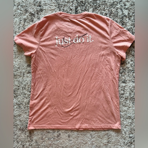 Nike Tee Size Large - Picture 2 of 3